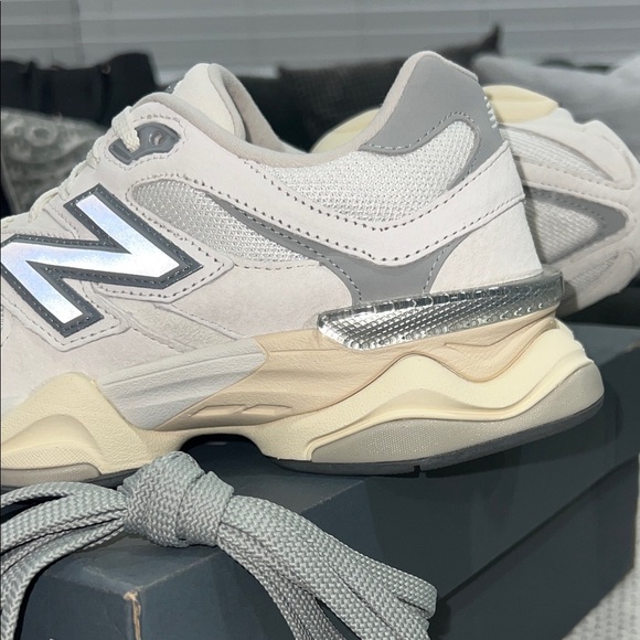 New Balance 9060 in Gray and Cream - Picture 4 of 9